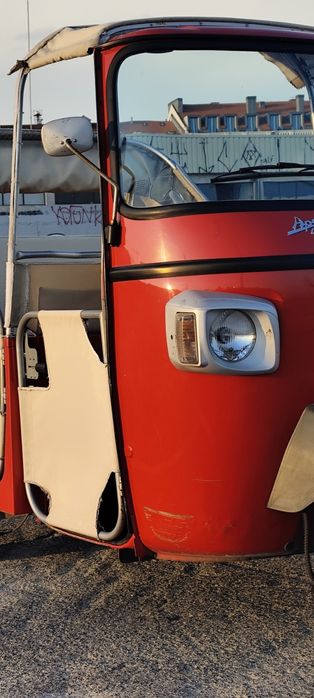 TUK Piaggio Ape Calessino 200 — Modelo Clássico (Combustão) Homologado 3+1 Lugares