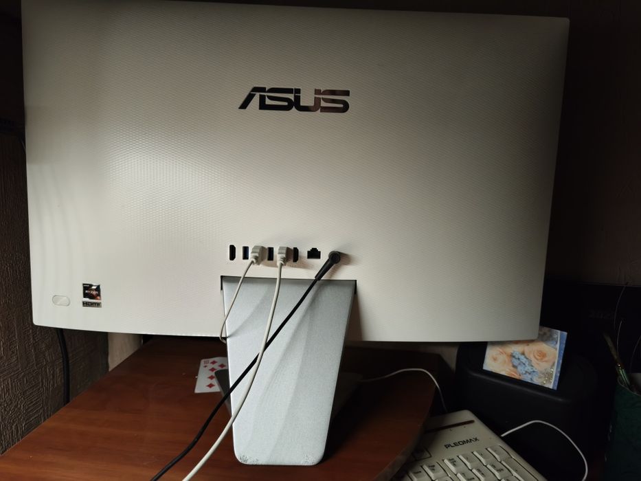 Обменяю моноблок ASUS AiO M241D на ноутбук