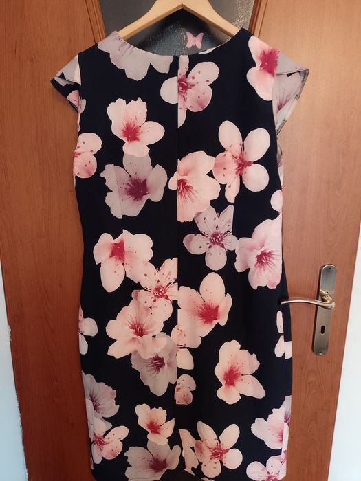 Elegancka sukienka 44 w kwiaty