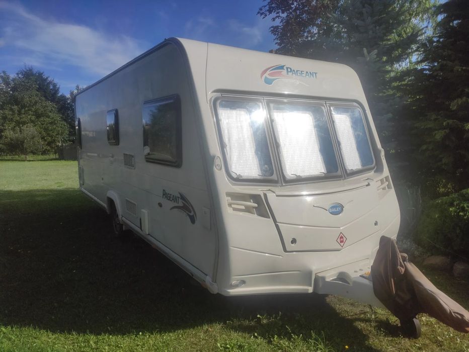 Bailey Pageant Burgundy series 6