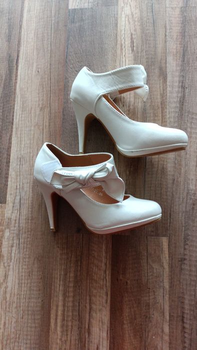Buty 36(wyprzedaż z szafy)