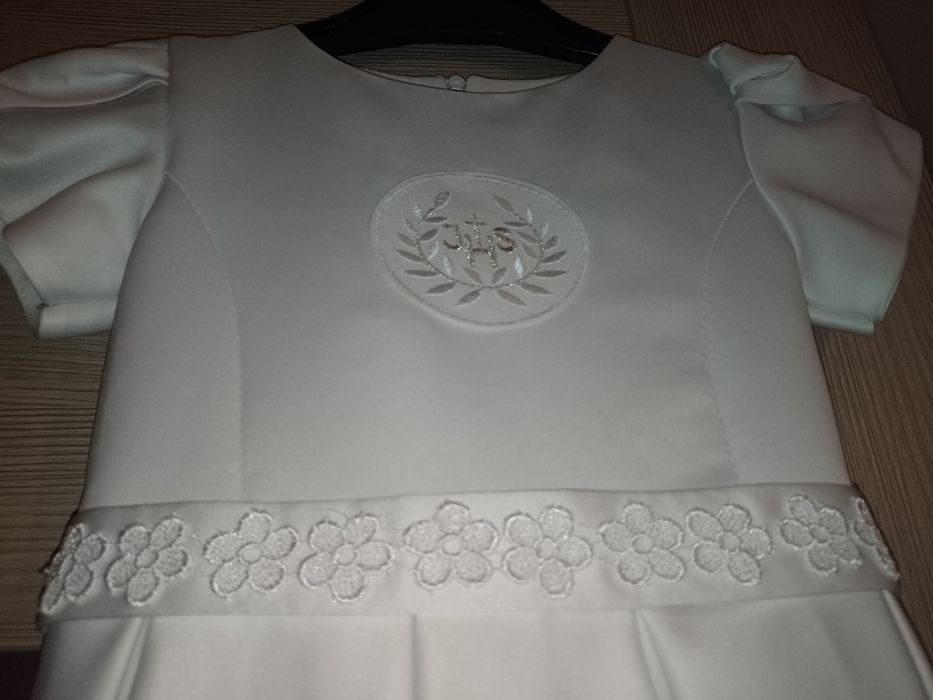 Sukienka komunijna dla szczupłej dziewczynki