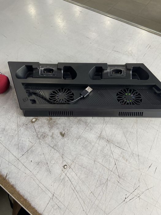 Підставка для охолодження ps 4 pro з вбудованою док станцією