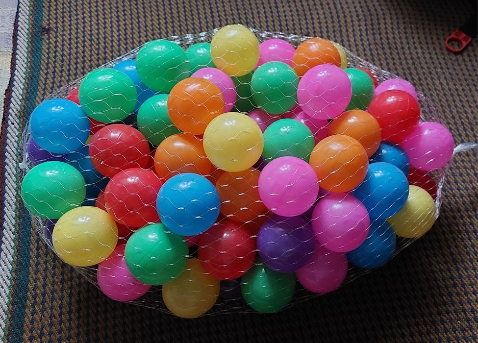 Кульки для сухого басейну. Шарики для сухого бассейна.