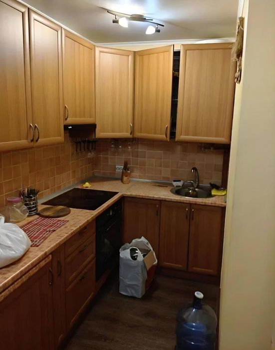 Продам 2-кімнатну квартиру вул. Залесская 3А. До метро «Університет» 20 хвилин пішки