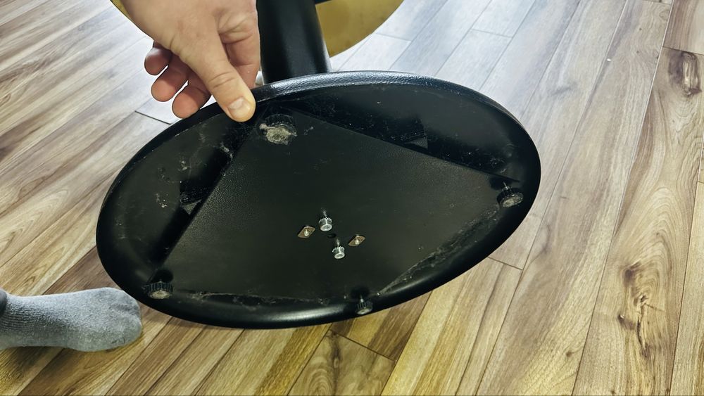 Столик круглий високий