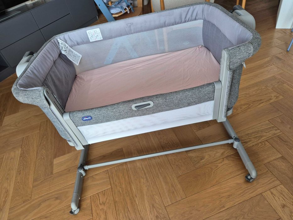 Chicco Next2Me Magic Evo – łóżeczko dostawne | podkład i prześcieradło