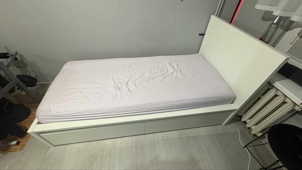 Łóżko młodzieżowe pojedyncze