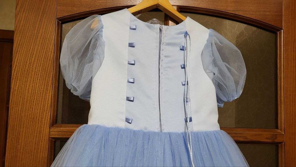 Святкова сукня для дівчинки