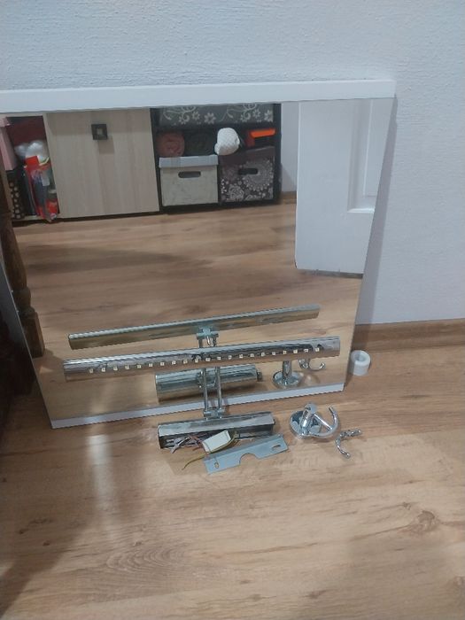 Lustro,lampa nad Lustro,wieszaki zestaw