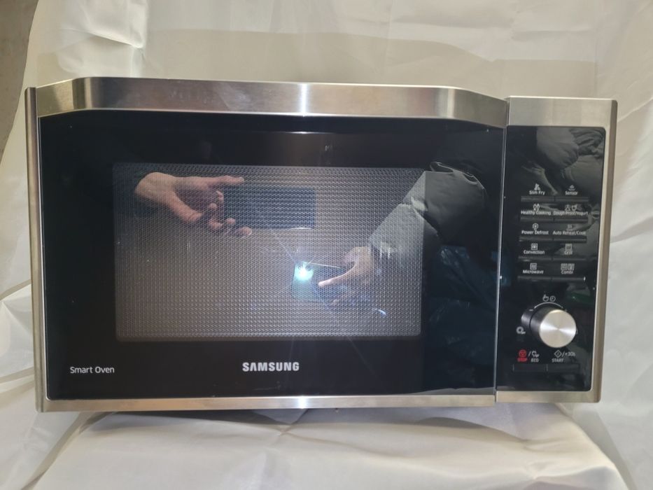 Kuchenka mikrofalowa SAMSUNG SMART OVEN