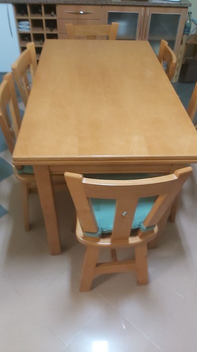 Cadeiras de cozinha ou Sala maciças.