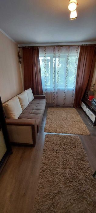 Затишна кімната в гуртожитку біля метро Лісова