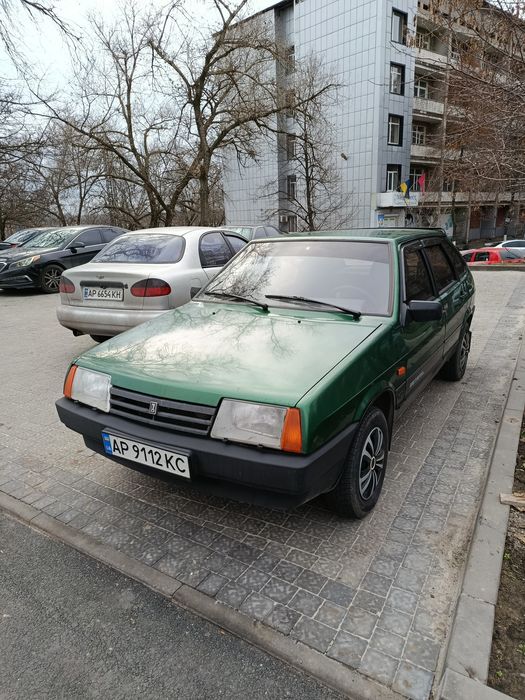 Продам ваз 09 в гарному стані на свої роки.Вприти,фарбувати непотрібно.Дно і пороги рідні без дірок та іржі.Я третій власник.Багато чого робилось,машина кожен день їздить.Газу на авто нема і небуло ,витрата по місту біля 8 літрів.Майже вся в рідній фарбі