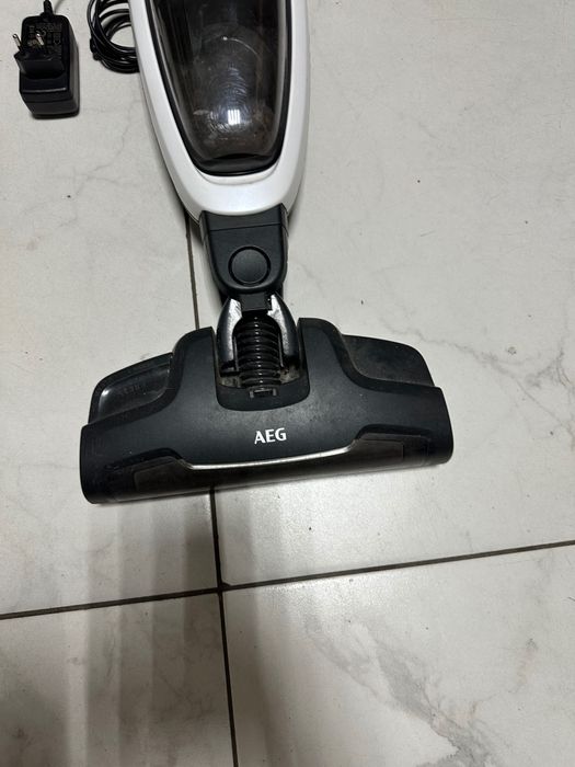 Вертикальный пылесос AEG/Electrolux. Аккумуляторный