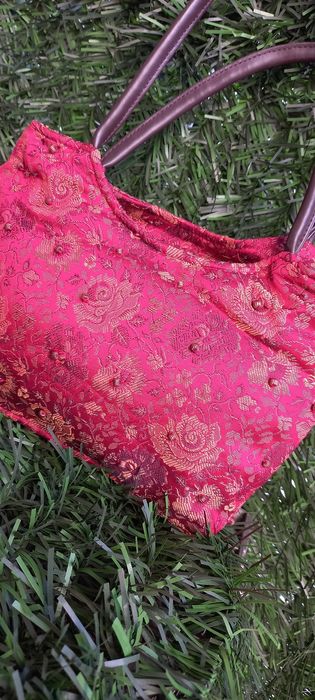 Mala de Mão Jacquard Floral com Bordado de Contas Metálicas – Exclusiva