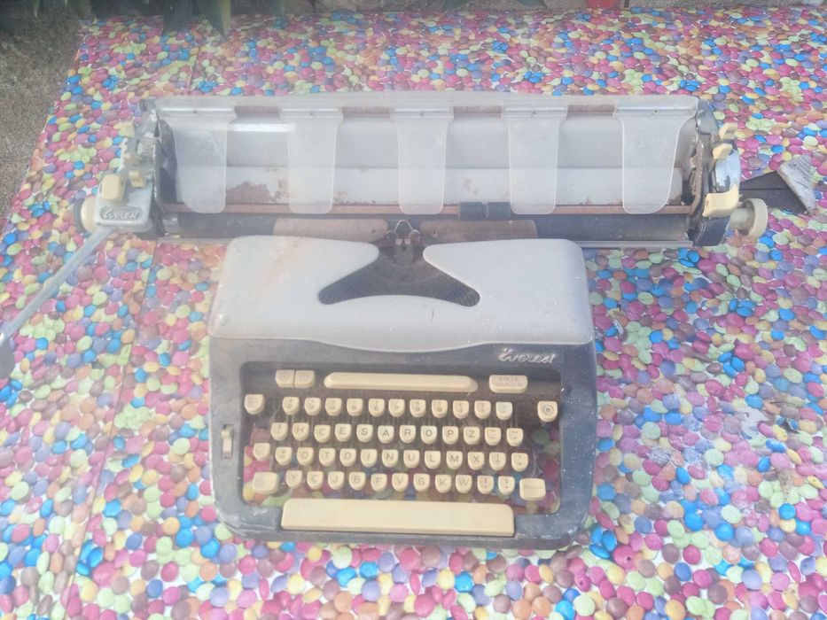 Máquina de escrever antiga
