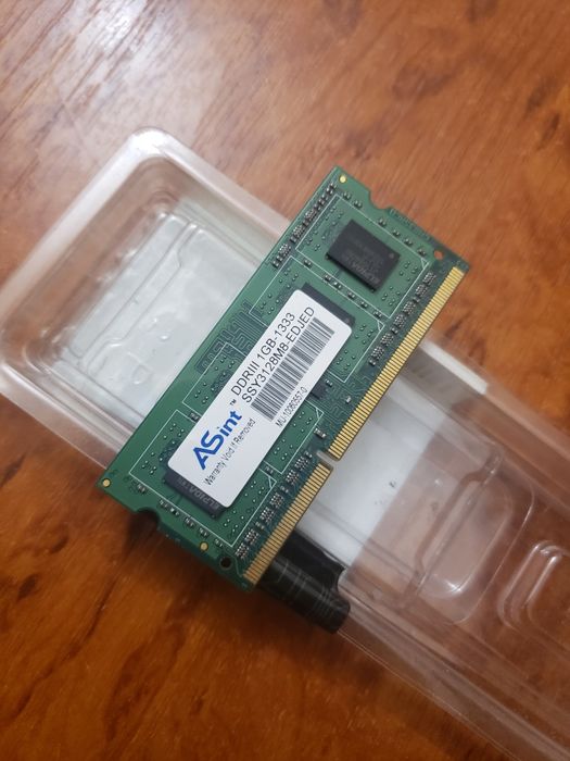 Продам оперативну пам'ять ноутбука ASint 1Gb DDR3 PC3 10600S 1333MHz