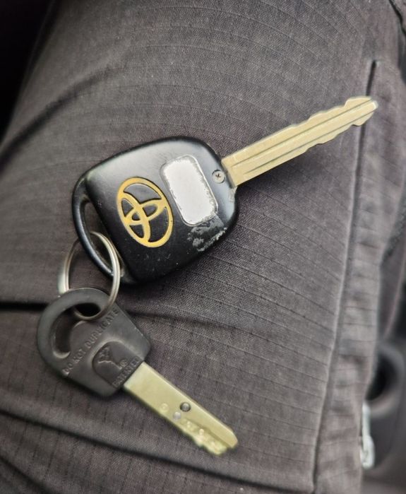 Продам  сувенир для мужчины ключь TOYOTA