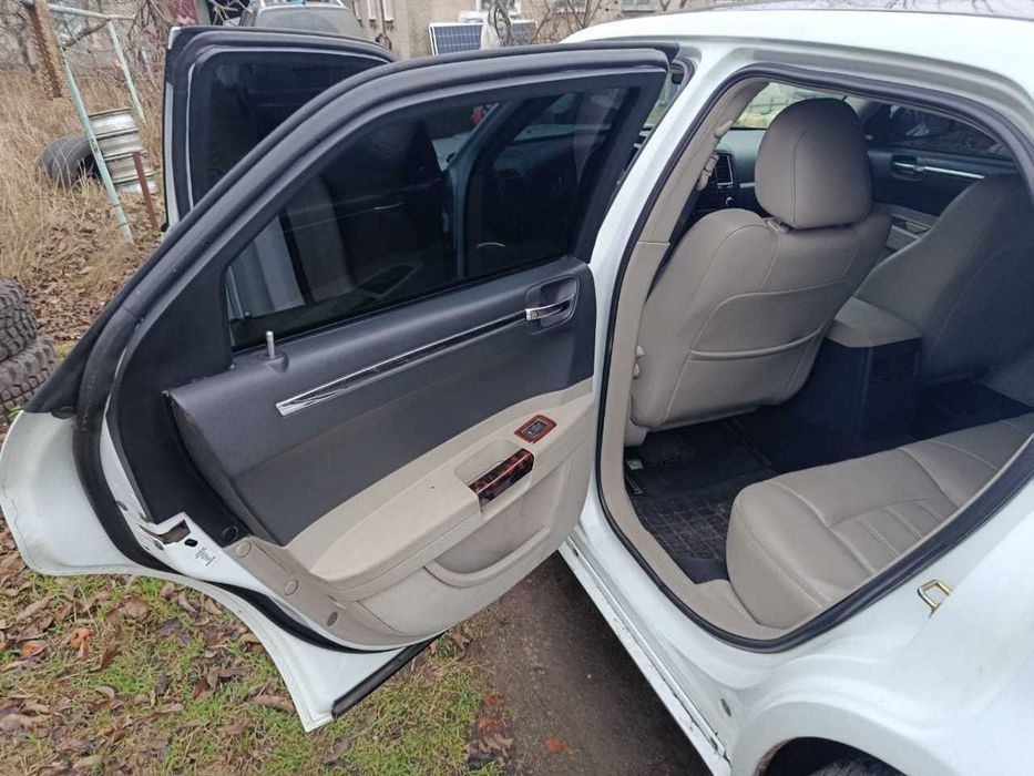 Продам CHRYSLER 300C