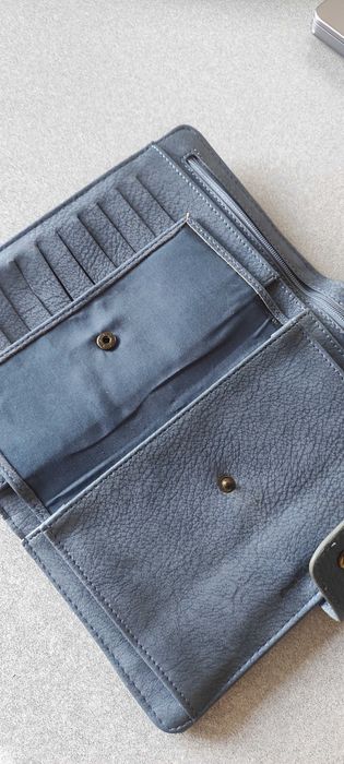 VENDO Carteira em pele sintetica
