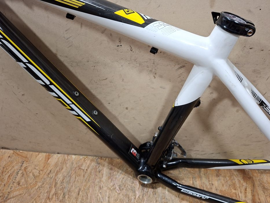 Rama Karbonowa Scott Scale 35 M trek specialized