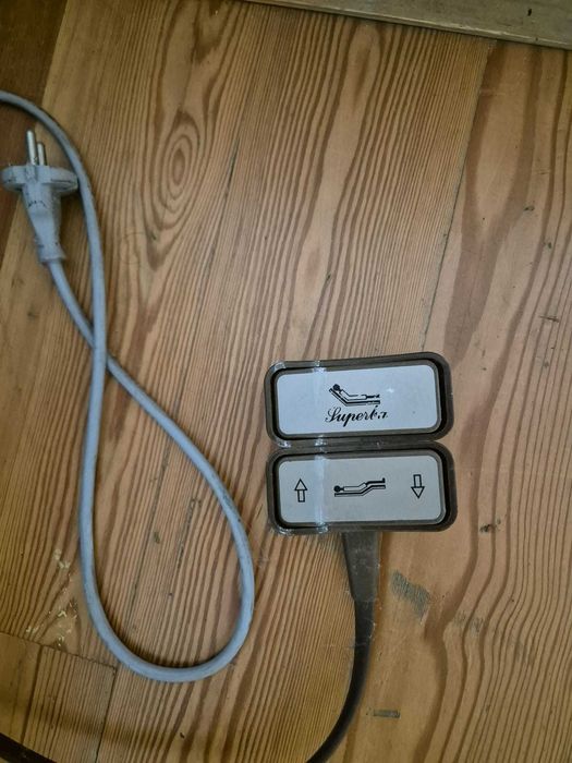 Cama Elétrica Alemã Ajustável – Excelente Estado