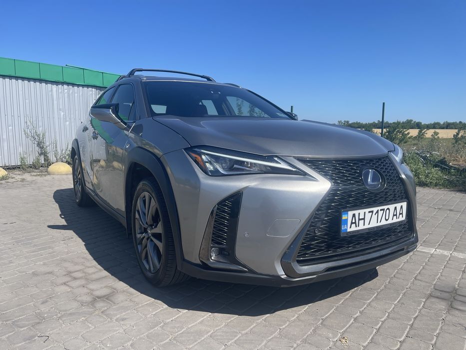 Lexus UX 250h F-sport 2020