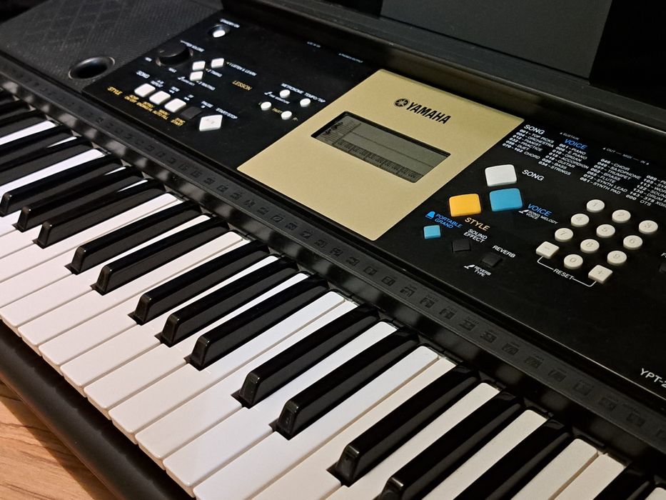 Keyboard Yamaha YPT 220