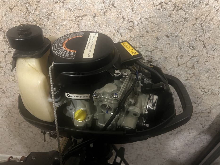 Двигун на човен , мотор Suzuki df 2.5 4x тактний