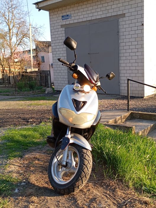 Продам скутер дефіант велон 125 кубів