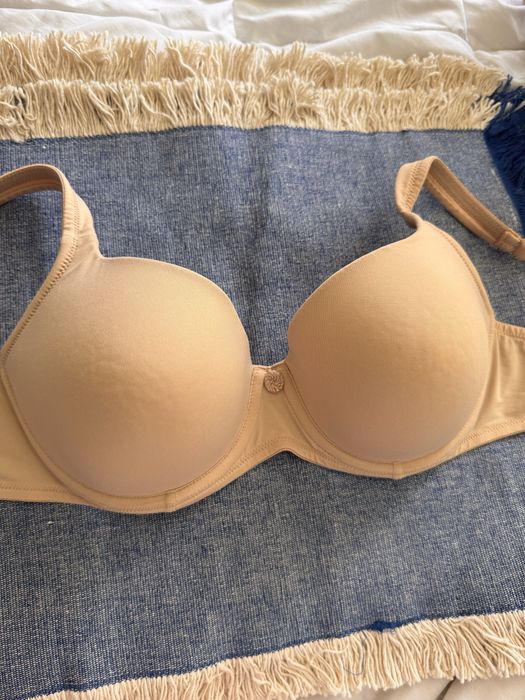 Бюстгальтер Wonderbra чорний і бежевий