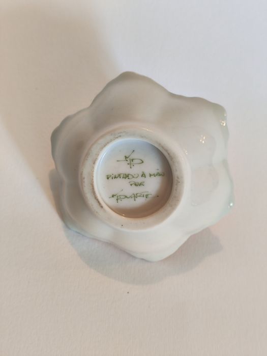 Mini cesto pintado à mão