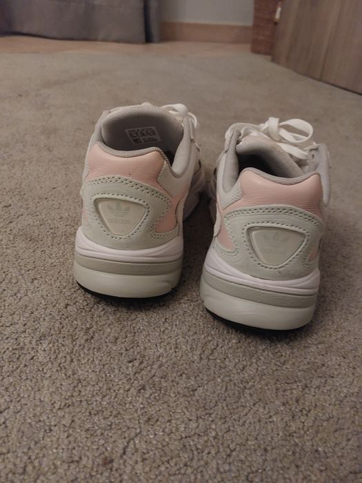 Tenis Adidas Falcon