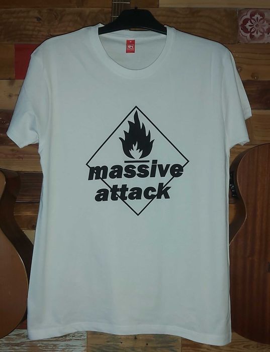 Massive Attack / Fatboy Slim / 2 Many Dj´s - T-shirt - Nova