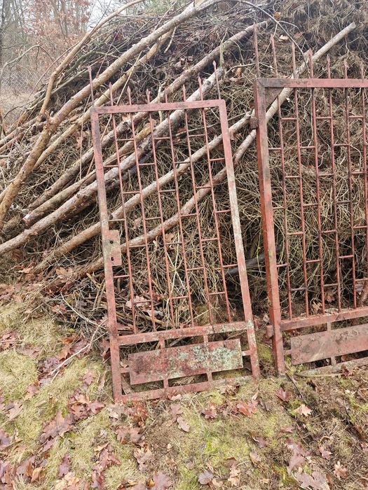 Brama ogrodzeniowa dwuskrzydłowa  z furtką solidna