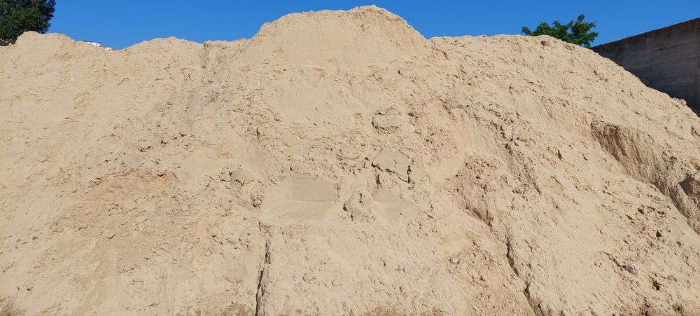 Пісок .Щебень . Річковий/ Овражний.