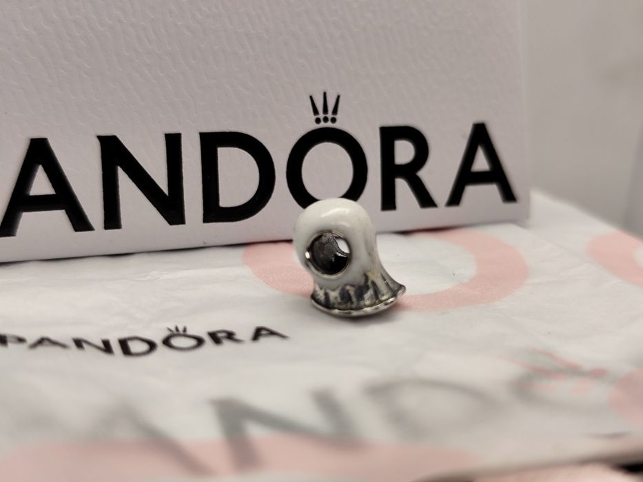 Conta fantasma da Pandora brilha no escuro