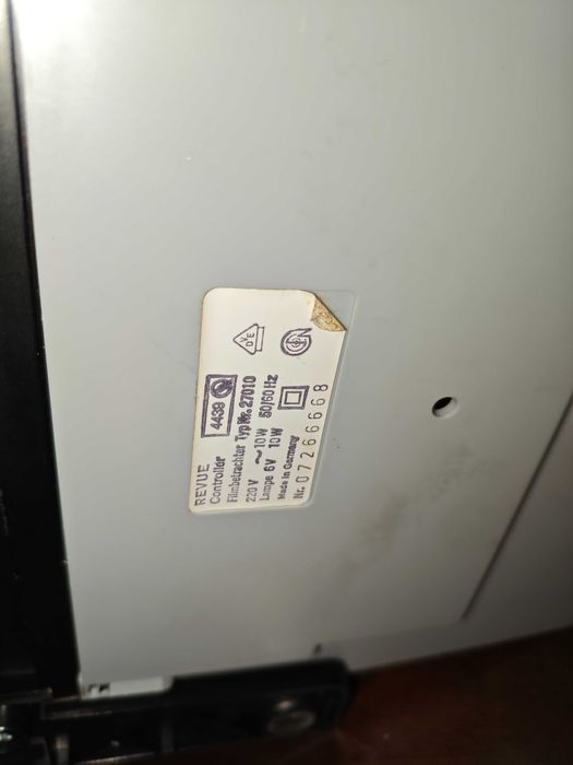 Máquina de visionar e filmes super 8mm