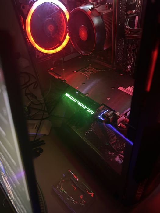 Vendo torre gaming, com fones e teclado incluídos