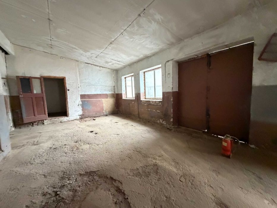 Приміщення під склад в центрі