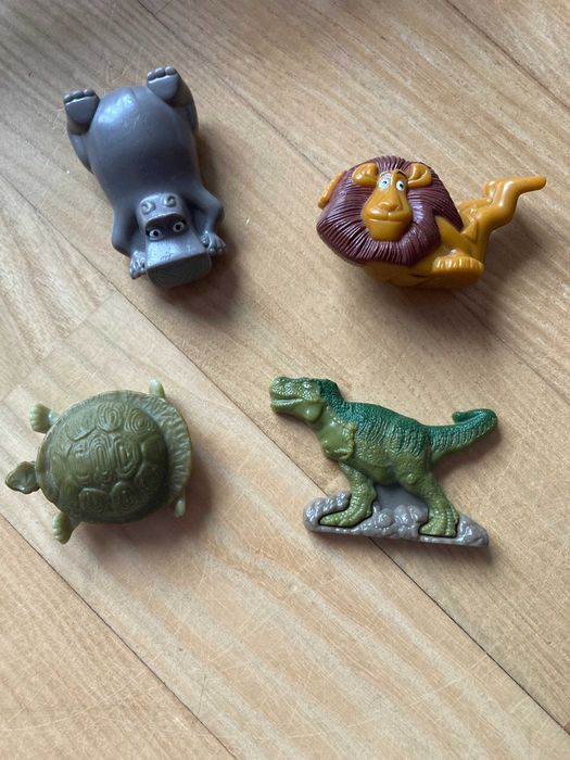 Іграшки з Макдональдс, Nestle та інші