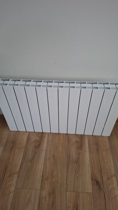 Kaloryfer-grzejnik biały