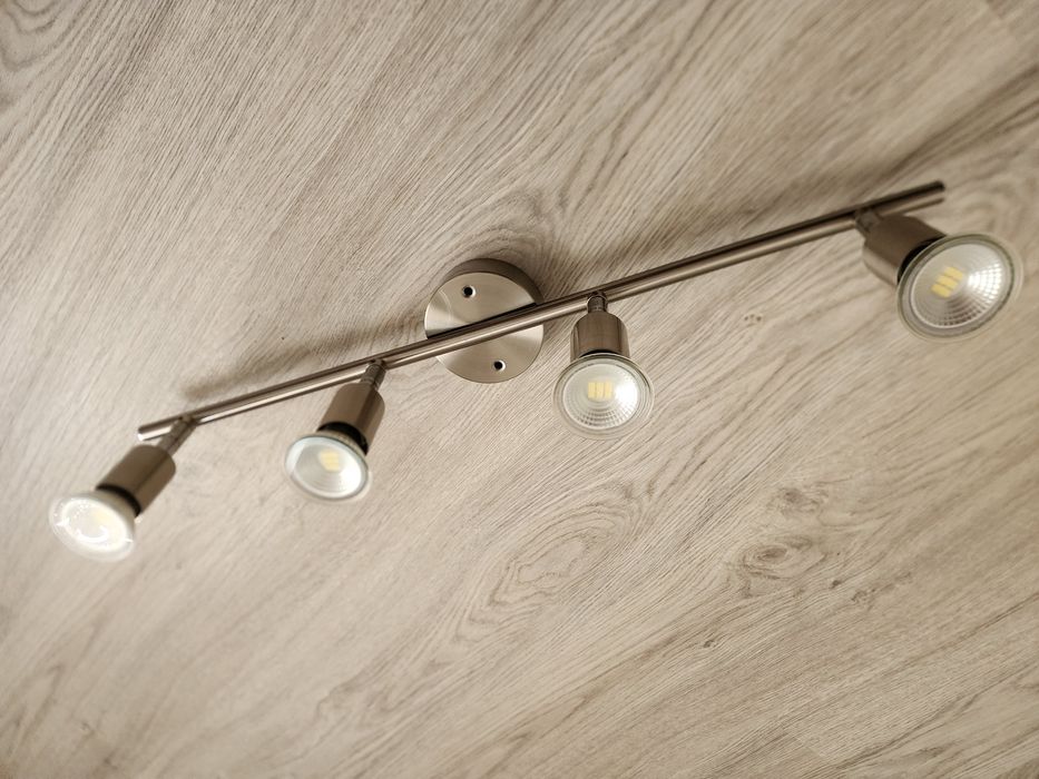 Candeeiro led com 4 focos