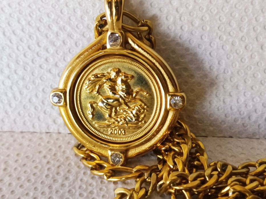 Colar com medalha Libra