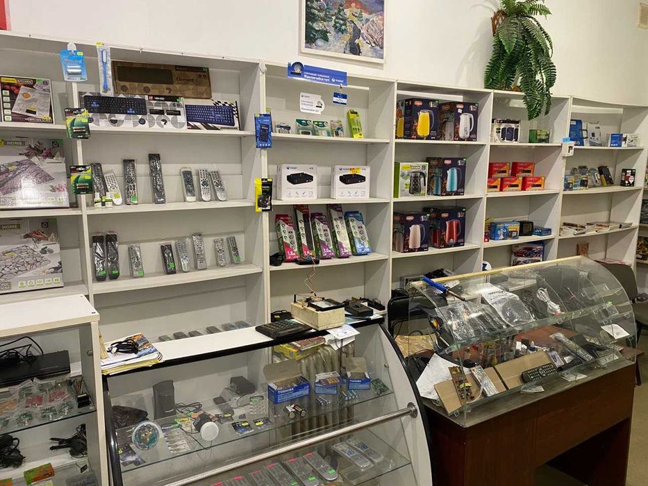 Продам комерційне приміщення у центрі міста Радехів