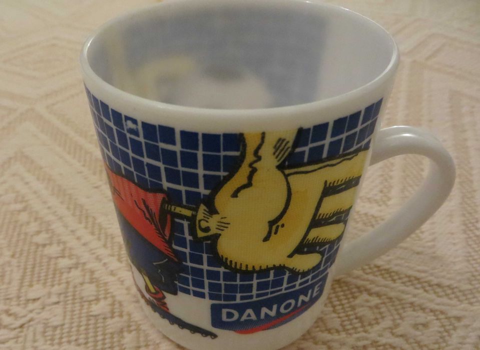 Porta chaves Danone + Caneca Danone - Tudo antigo mas Novo