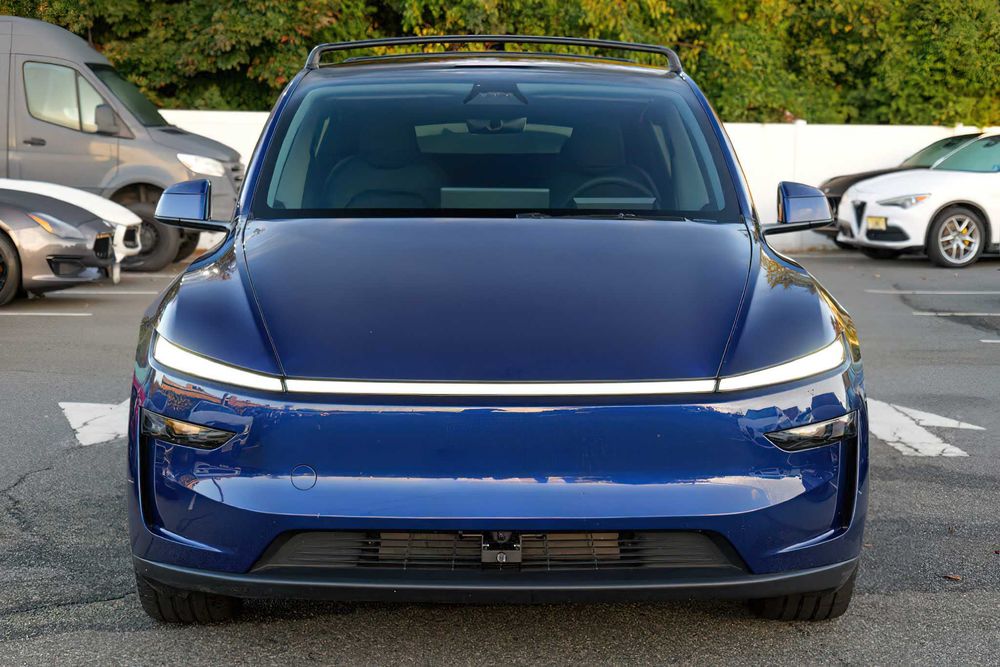 Tesla Model Y      2026