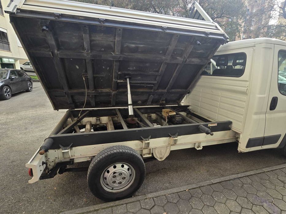 Aluguer de carrinha basculante com bola de reboque. DIA/ SEMANA/MÊS