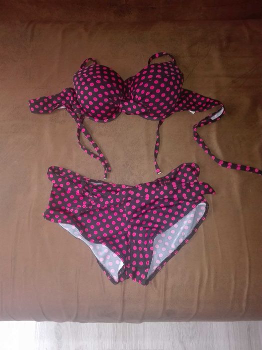 strój kąpielowy w groszki